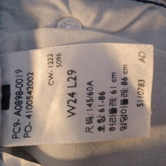 LEVIS, 70'S HIGH SLIM, STRAIGHT LEG JEANS, SIZE 24WX29L, IN GREAT CONDIT… - Picture 8 of 9